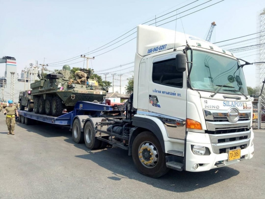 รถเทรลเลอร์รับจ้างขนาดใหญ่
